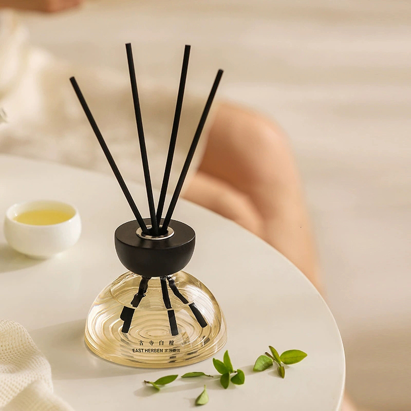 Home Fragrance Set - 200 мл бутылка-диффузор с эфирным маслом